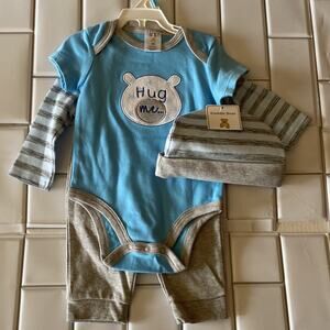 Boys Layette 6 mth LS, SS shirt, pants and hat cuddle bear HUG ME